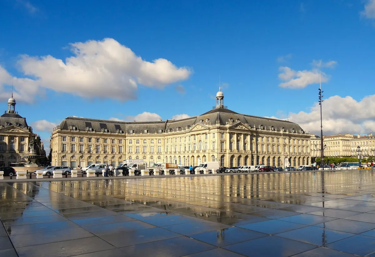 La place de la Bourse et le miroir d’eau, à Bordeaux